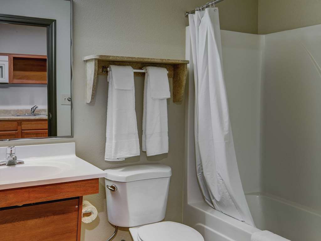 Woodspring Suites Lincoln Northeast I-80 Habitación foto