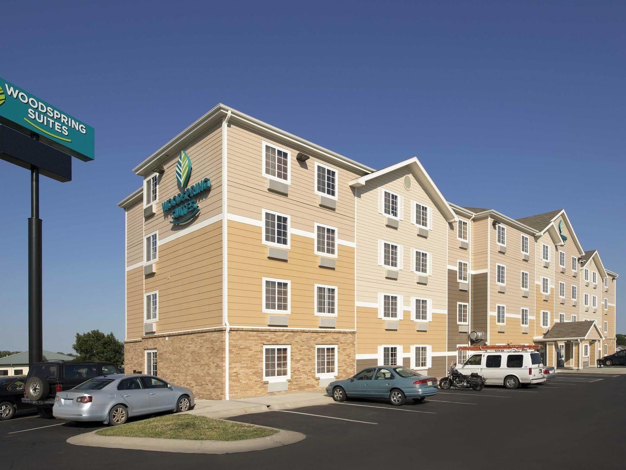 Woodspring Suites Lincoln Northeast I-80 Exterior foto