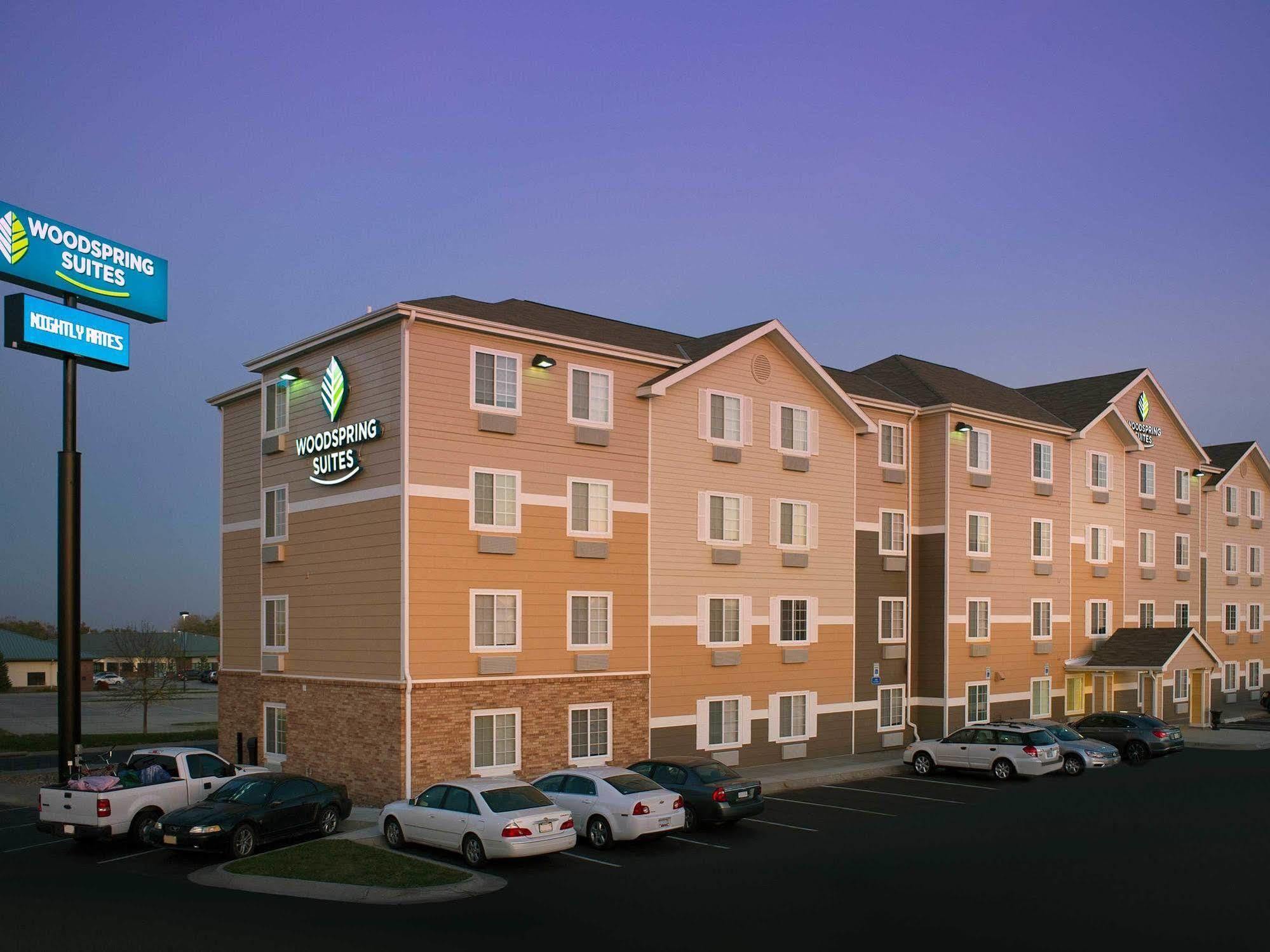 Woodspring Suites Lincoln Northeast I-80 Exterior foto